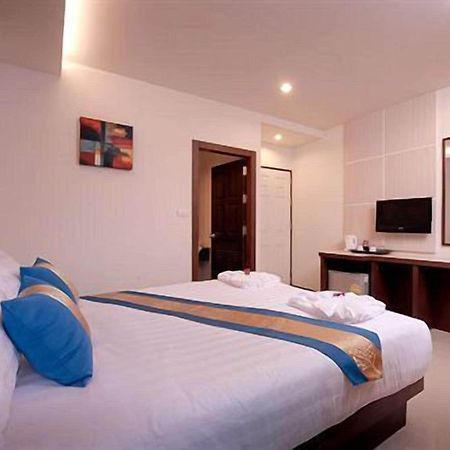 Tuana Blue Sky Patong Hotel Buitenkant foto