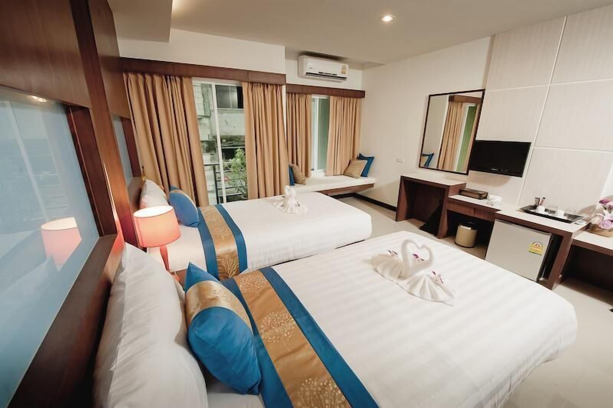 Tuana Blue Sky Patong Hotel Buitenkant foto