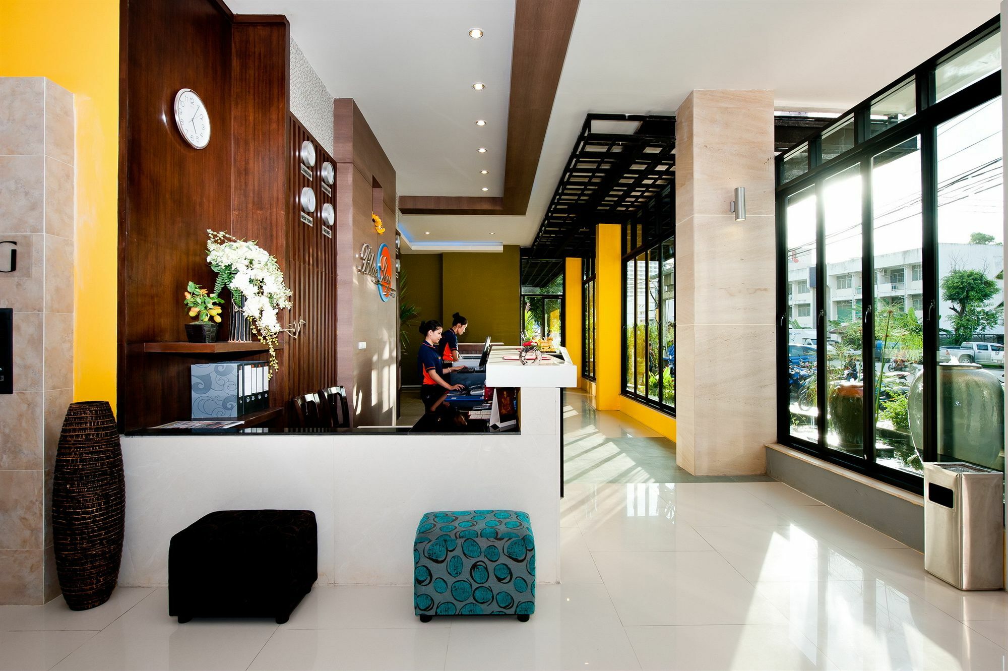 Tuana Blue Sky Patong Hotel Buitenkant foto