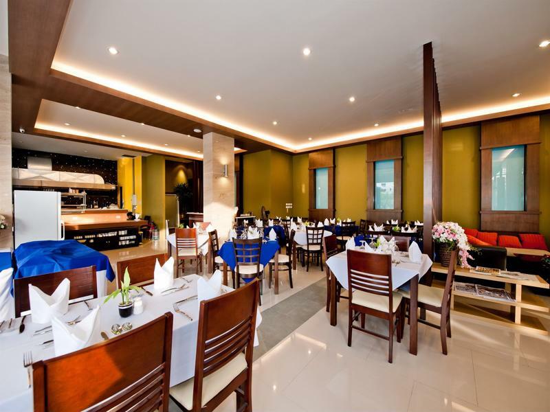 Tuana Blue Sky Patong Hotel Buitenkant foto